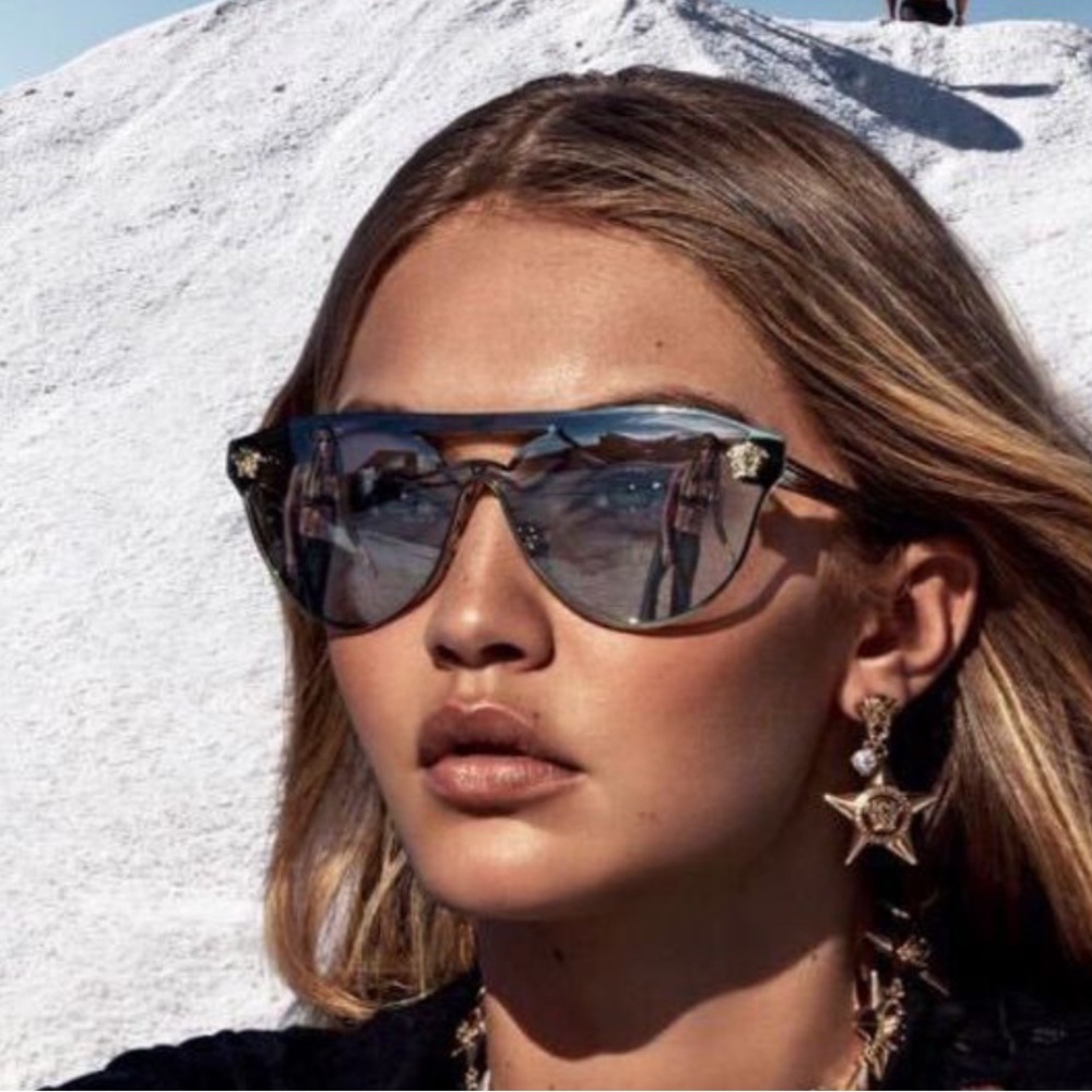 Versace Sunglasses Gigi Like New Condition w/ Case!